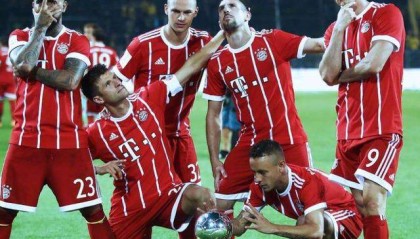  拜仁慕尼黑主场强势奏凯领跑德甲积分榜